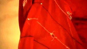 Feeling up and sensual video of an Indian girl unbuttoning