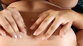 Hotwife gets her asshole stretched to the limit