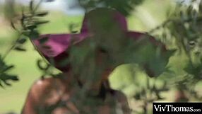 Vivthomas and her lover indulge in outdoor pussy eating