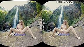Vicky Vette – Blonde bombshell Veronica Masturbating in the Great Outdoors