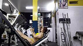 MILF’s workout routine shows her pretty legs