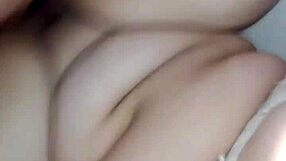 Young amateur girl has her pussy serviced in close up manner