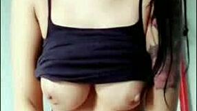 Latin American camgirl Vannesa is a sensual dame who recently decided to enjoy herself with a cam