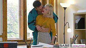 I’m starting with one of the most infamous camgirl ‘storylines’: The office affair of Zazie Skymm