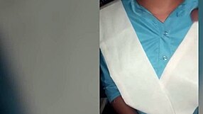 Big natural tits and a cumshot in this Indian schoolgirl sex scene