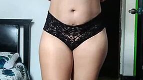 Hot milf with big ass in homemade video