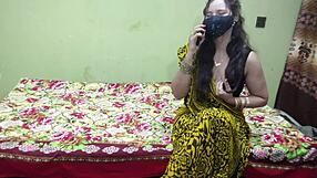 Pakistani housewife seduces her friend in hot audio video