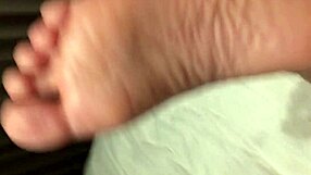 Foot fetish sex and cum on the Feet of a beautiful blonde wife